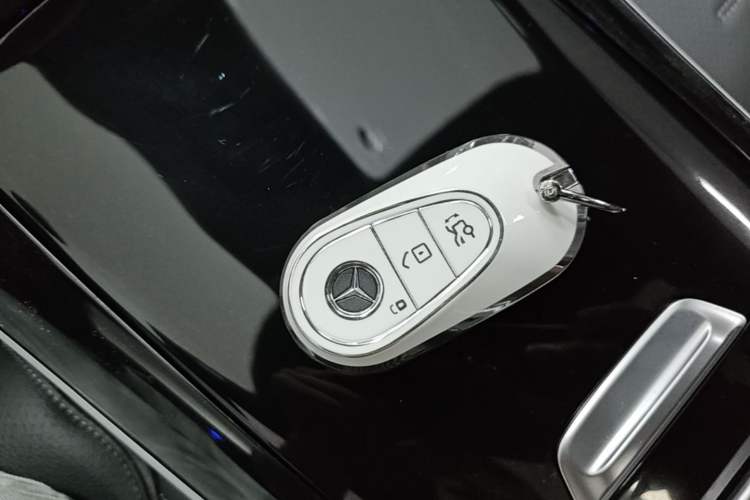 Used Mercedes-Benz C-Class 2024 C 200 L Sport Edition Vehicle Key