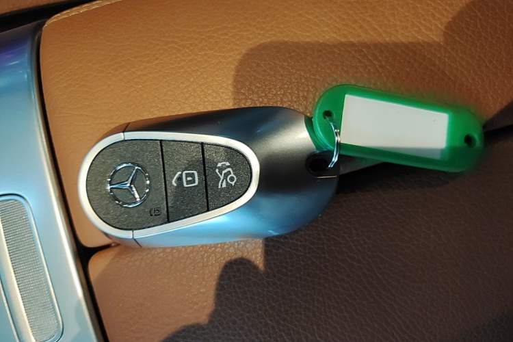 Used Mercedes-Benz C-Class 2024 Restyled C 260 L Sport Edition Vehicle Key