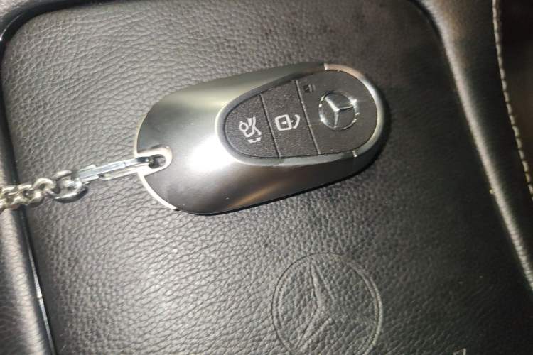 Used Mercedes-Benz C-Class 2024 Restyled C 260 L Sport Edition Vehicle Key