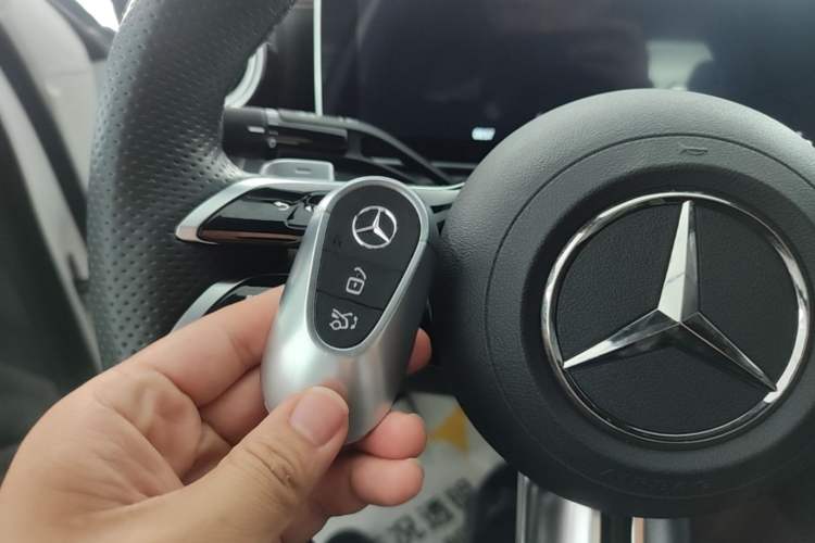 Used Mercedes-Benz C-Class 2024 Restyled C 260 L Sport Edition Vehicle Key