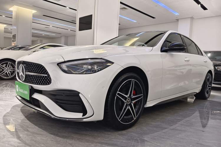 Mercedes-Benz C-Class 2024 Facelifted C-Class 260 L Night Edition Sports Version