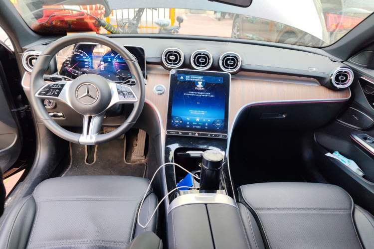 Used Mercedes-Benz C-Class 2025 C 260 L Center Console