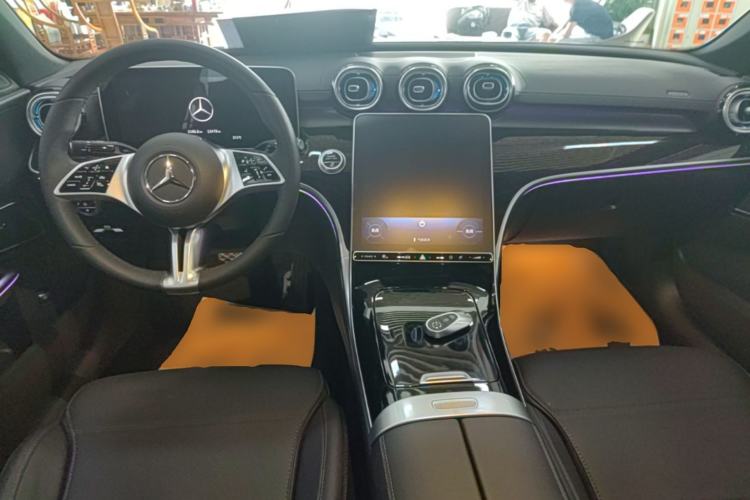 Used Mercedes-Benz C-Class 2025-Year Facelift C 260 L Center Console