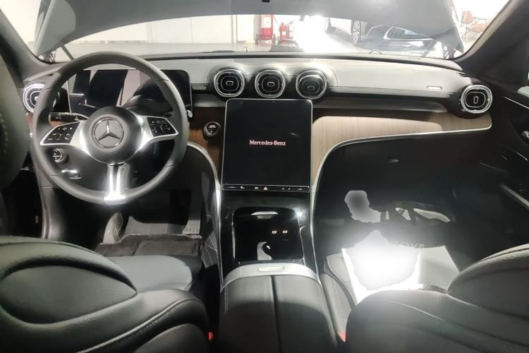Used Mercedes-Benz C-Class 2025 C 260 L Center Console