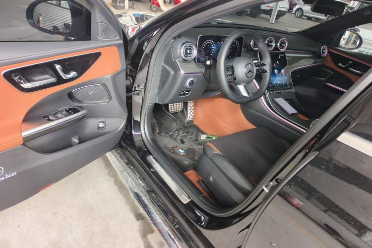 Used Mercedes-Benz C-Class 2025 Facelift C 260 L Sport Edition Driver Seat