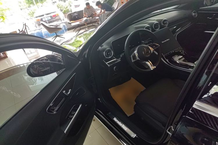 Used Mercedes-Benz C-Class 2025-Year Facelift C 260 L Driver Seat