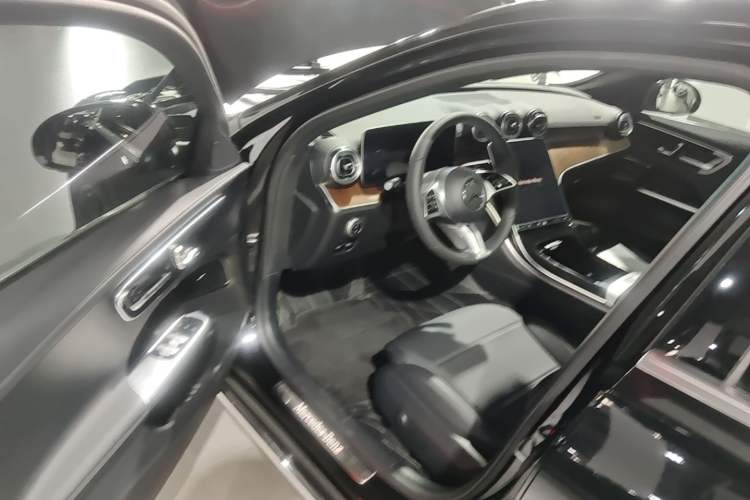 Used Mercedes-Benz C-Class 2025 C 260 L Driver Seat