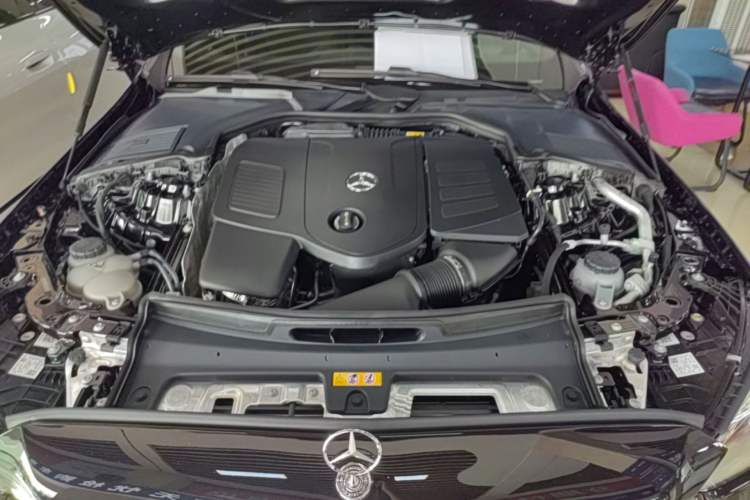 Used Mercedes-Benz C-Class 2025-Year Facelift C 260 L Engine Bay