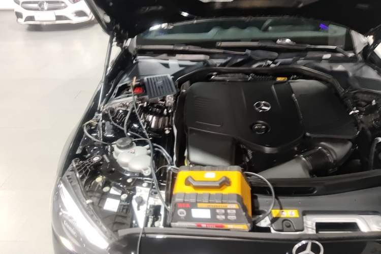 Used Mercedes-Benz C-Class 2025 C 260 L Engine Bay Right