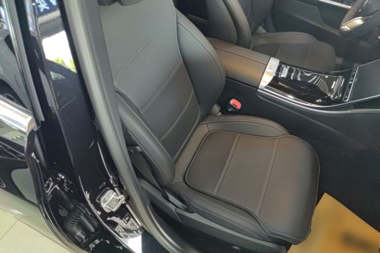 Used Mercedes-Benz C-Class 2025-Year Facelift C 260 L Right Front Seat