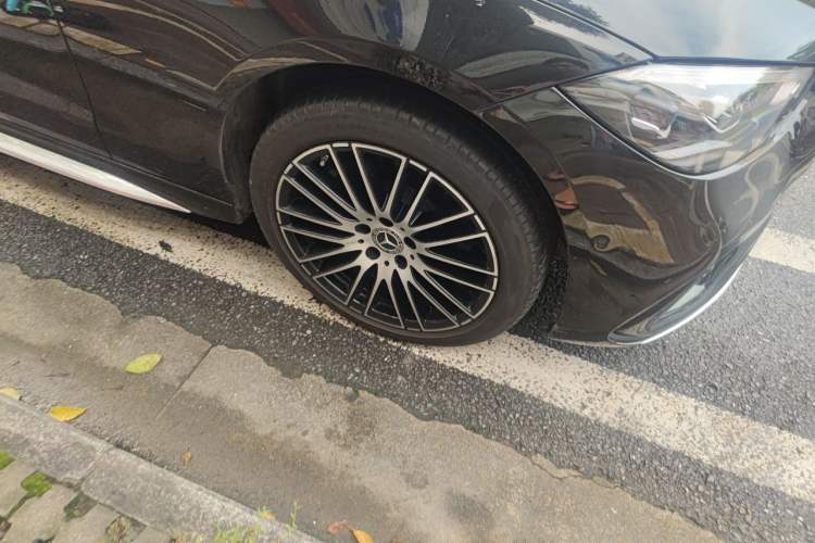 Used Mercedes-Benz C-Class 2025 C 260 L Sport Edition Right Front Wheel Hub