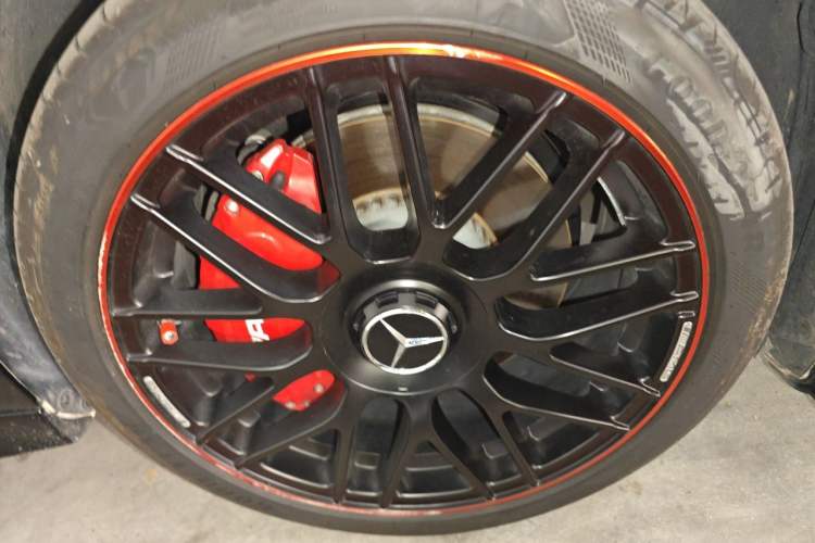Used Mercedes-Benz C-Class 2025 C 260 L Obsidian Night Sport Edition Right Front Wheel Hub