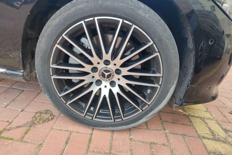 Used Mercedes-Benz C-Class 2025 C 260 L Right Front Wheel Hub