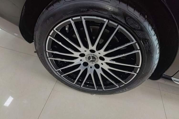 Used Mercedes-Benz C-Class 2025-Year Facelift C 260 L Right Rear Wheel Hub