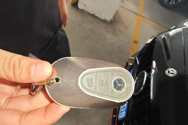 Used Mercedes-Benz C-Class 2025 C 260 L Obsidian Night Sport Edition Vehicle Key