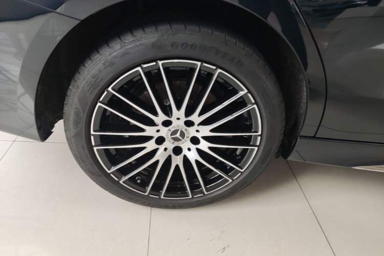 Used Mercedes-Benz C-Class 2025 Facelift C 260 L Sport Edition Right Rear Wheel Hub