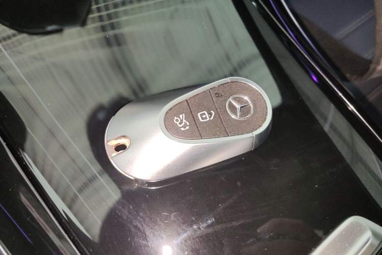 Used Mercedes-Benz C-Class 2025 Facelift C 260 L Sport Edition Vehicle Key