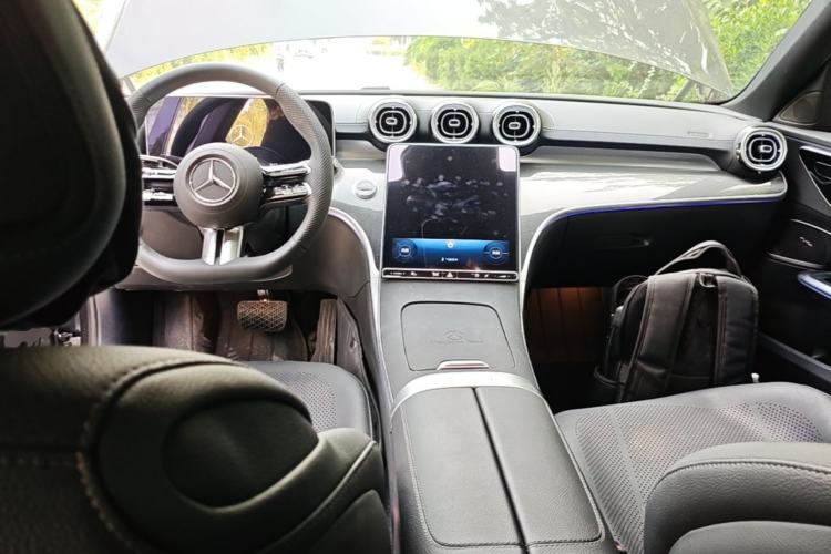 Used Mercedes-Benz C-Class 2025 Facelift C 260 L Sport Edition Center Console