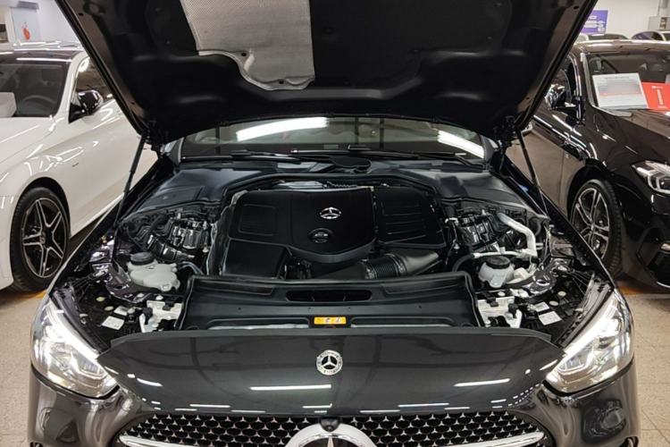 Used Mercedes-Benz C-Class 2025 Facelift C 260 L Sport Edition Engine Bay