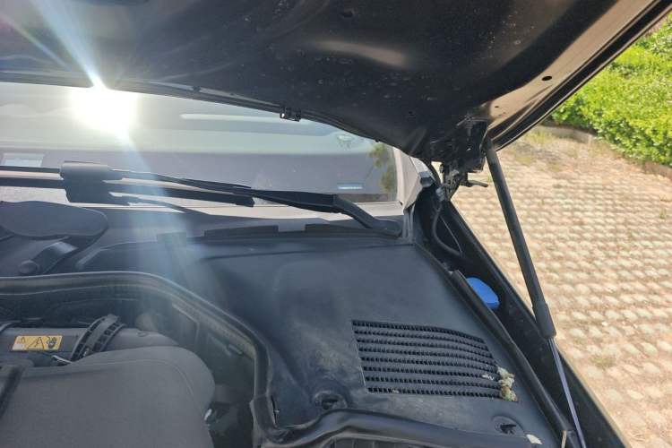 Used Mercedes-Benz C-Class 2025 Facelift C 260 L Sport Edition Engine Bay Left