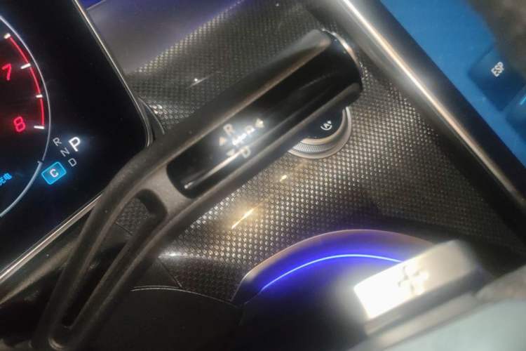Used Mercedes-Benz C-Class 2025 Facelift C 260 L Sport Edition Gear Lever