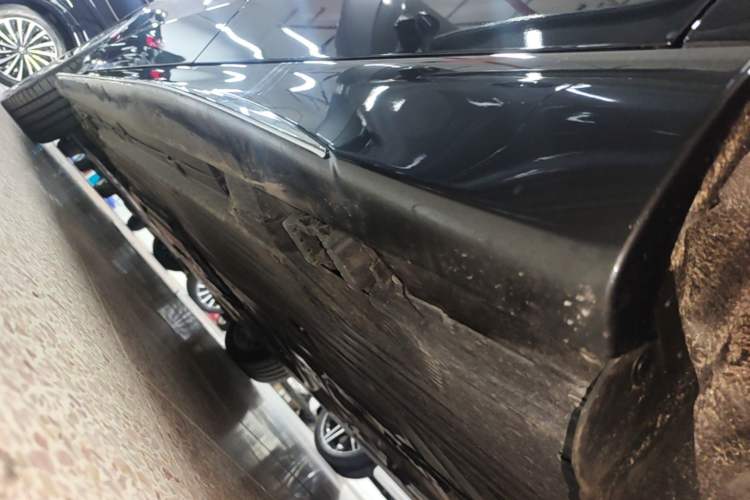 Used Mercedes-Benz C-Class 2025 Facelift C 260 L Sport Edition Left Side Sill