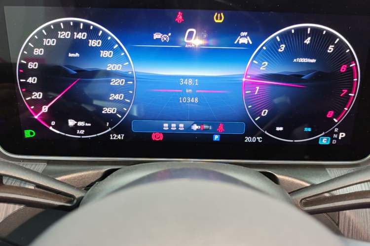 Used Mercedes-Benz C-Class 2025 Facelift C 260 L Sport Edition Odometer Close Up