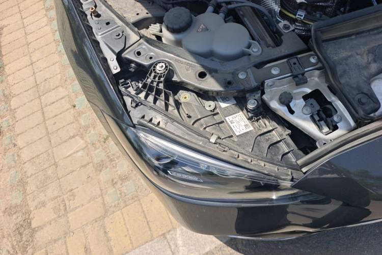 Used Mercedes-Benz C-Class 2025 Facelift C 260 L Sport Edition Right Front Headlight