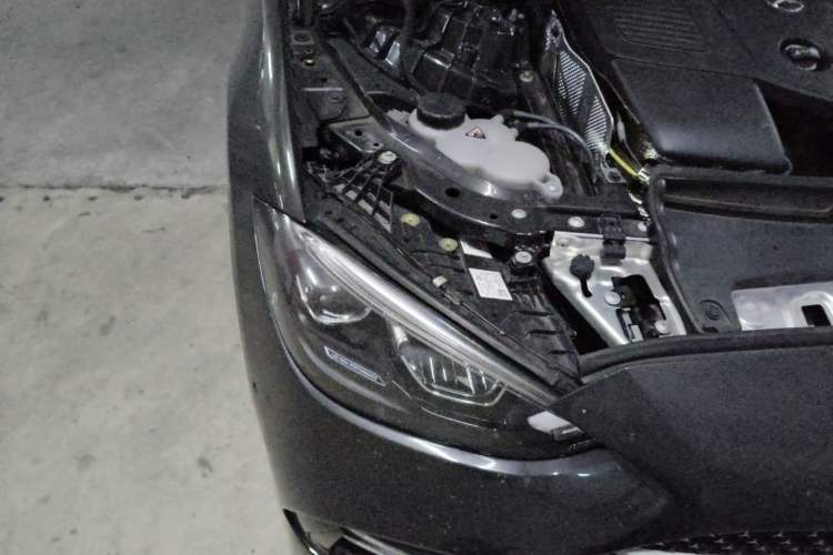 Used Mercedes-Benz C-Class 2025 Facelift C 260 L Sport Edition Right Front Headlight