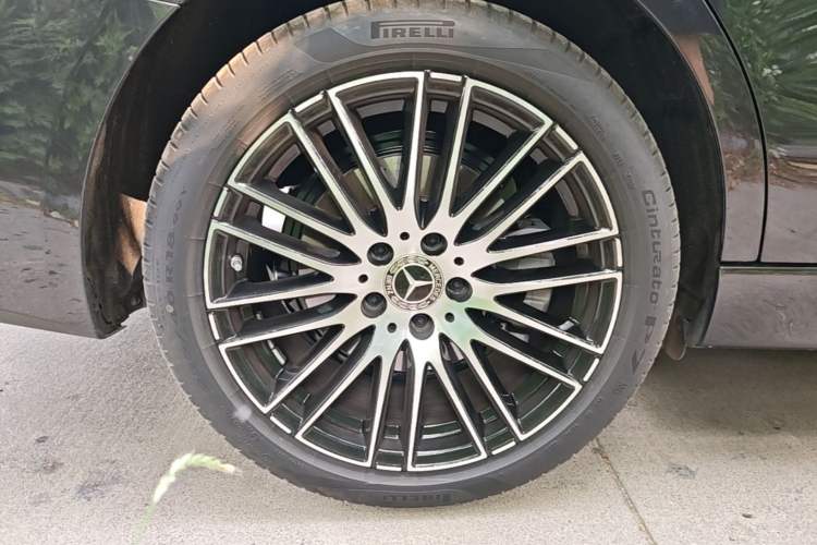 Used Mercedes-Benz C-Class 2025 Facelift C 260 L Sport Edition Right Rear Wheel Hub