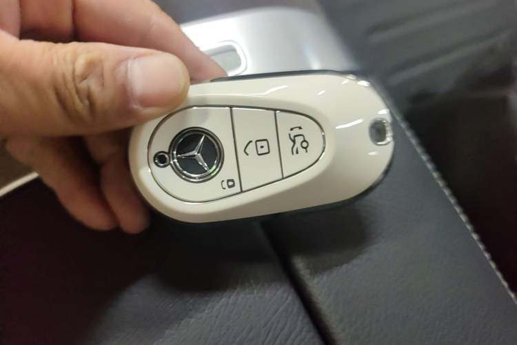 Used Mercedes-Benz C-Class 2025 Facelift C 260 L Sport Edition Vehicle Key