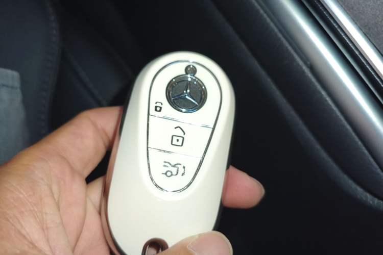 Used Mercedes-Benz C-Class 2025 Facelift C 260 L Sport Edition Vehicle Key