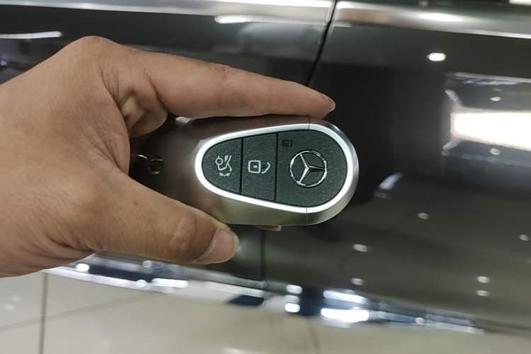 Used Mercedes-Benz C-Class 2025 C 260 L Sport Edition Vehicle Key