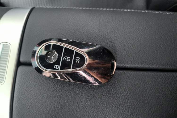Used Mercedes-Benz C-Class 2025 C 200 L Sport Edition Vehicle Key