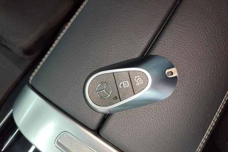 Used Mercedes-Benz C-Class 2025 Facelift C 260 L Sport Edition Vehicle Key