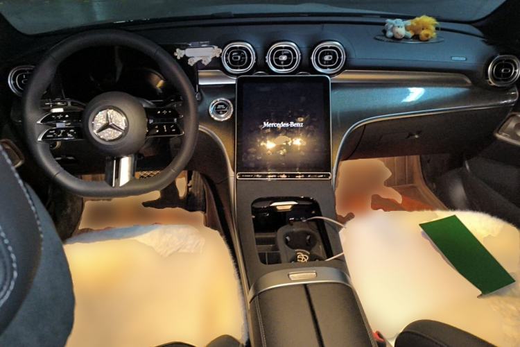 Used Mercedes-Benz C-Class 2025 Refresh C 260 L Night Edition Sports Version Center Console