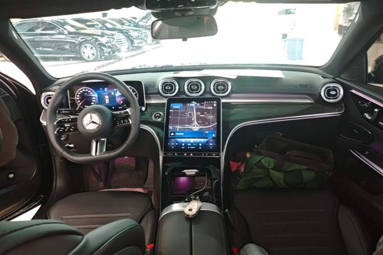 Used Mercedes-Benz C-Class 2025 Facelift C 260 L Sport Edition Center Console