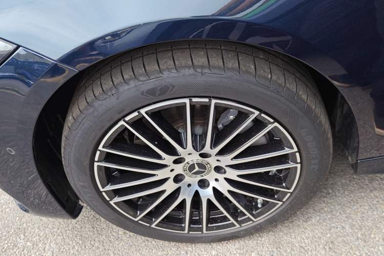 Used Mercedes-Benz C-Class 2025 Facelift C 260 L Sport Edition Exterior 4