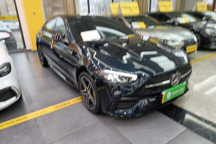 Used Mercedes-Benz C-Class 2025 Refresh C 260 L Night Edition Sports Version Front Right 45 Deg