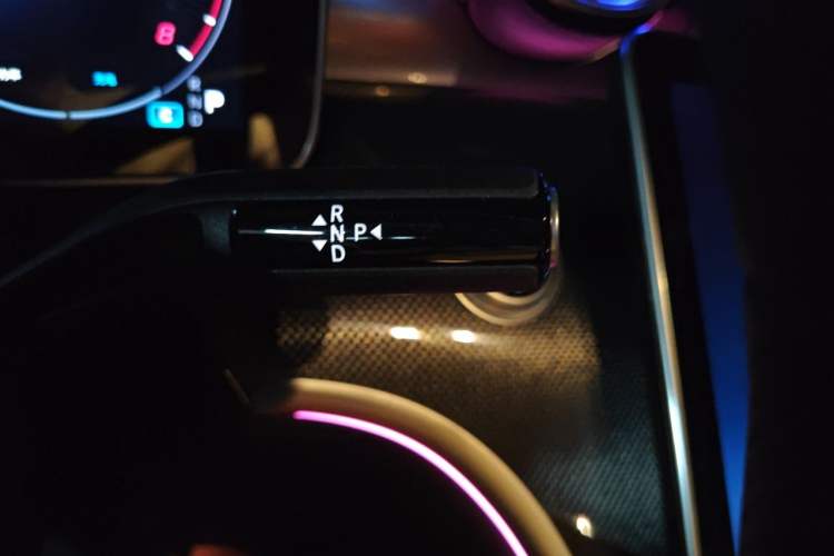 Used Mercedes-Benz C-Class 2025 Facelift C 260 L Sport Edition Gear Lever