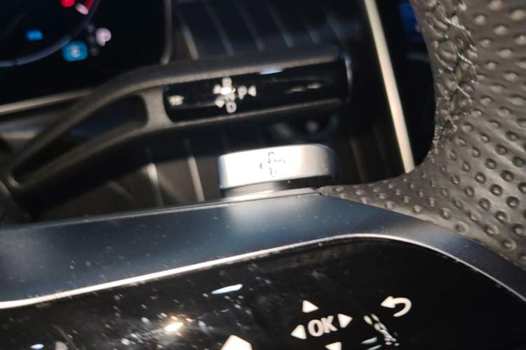 Used Mercedes-Benz C-Class 2025 C 260 L Sport Edition Gear Lever