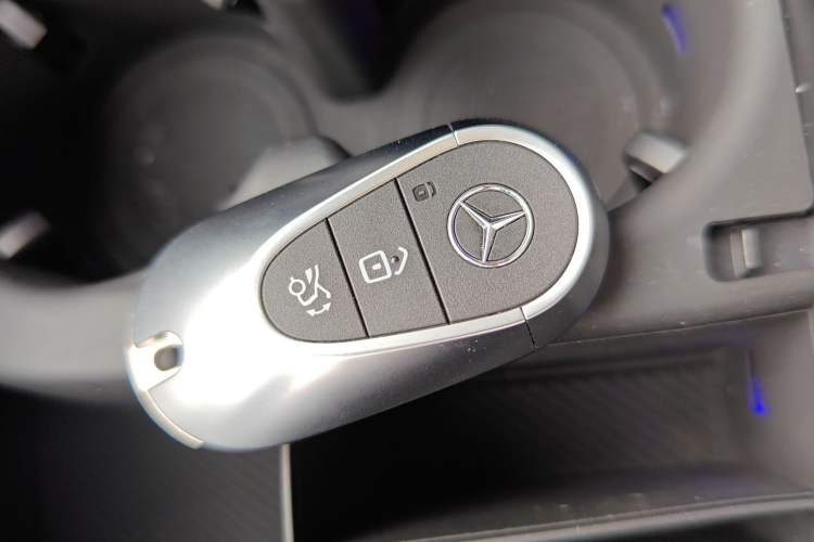 Used Mercedes-Benz C-Class 2025 Facelift C 260 L Sport Edition Interior 1
