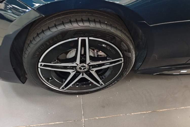 Used Mercedes-Benz C-Class 2025 C 260 L Obsidian Night Sport Edition Left Front Wheel Hub