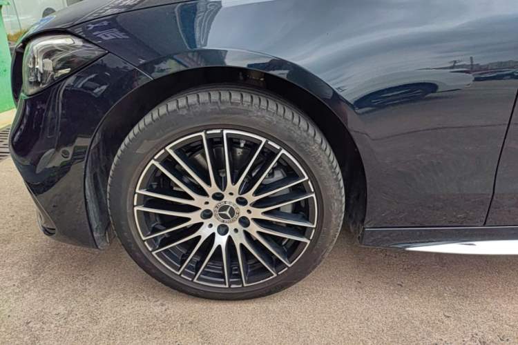 Used Mercedes-Benz C-Class 2025 C 260 L Sport Edition Left Front Wheel Hub