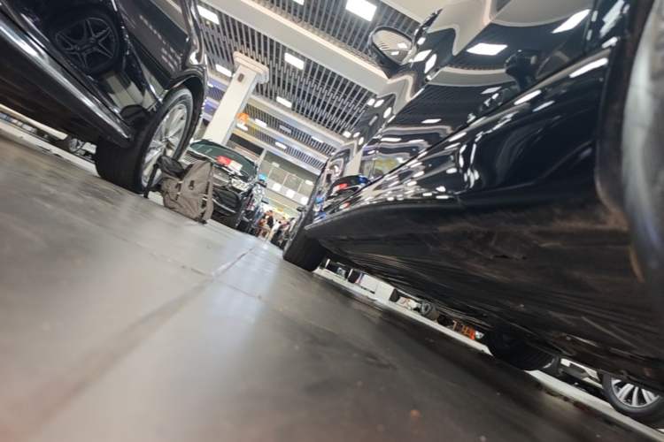 Used Mercedes-Benz C-Class 2025 C 260 L Obsidian Night Sport Edition Left Side Sill