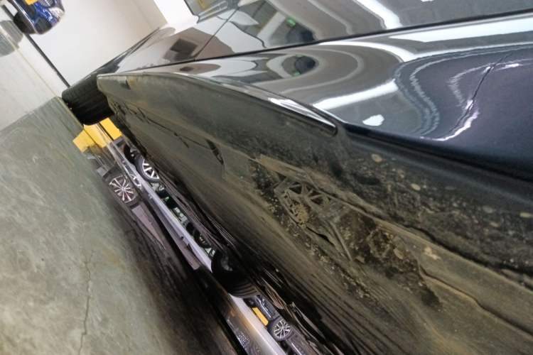 Used Mercedes-Benz C-Class 2025 Refresh C 260 L Night Edition Sports Version Left Side Sill
