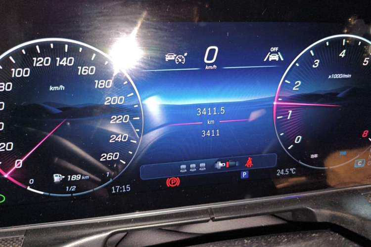 Used Mercedes-Benz C-Class 2025 Refresh C 260 L Night Edition Sports Version Odometer Close Up