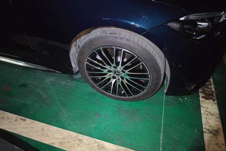 Used Mercedes-Benz C-Class 2025 Facelift C 260 L Sport Edition Right Front Wheel Hub