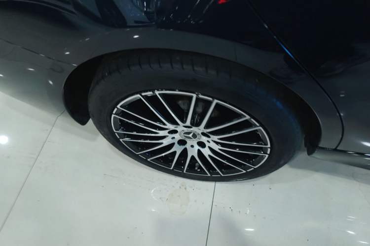Used Mercedes-Benz C-Class 2025 C 260 L Sport Edition Right Rear Wheel Hub