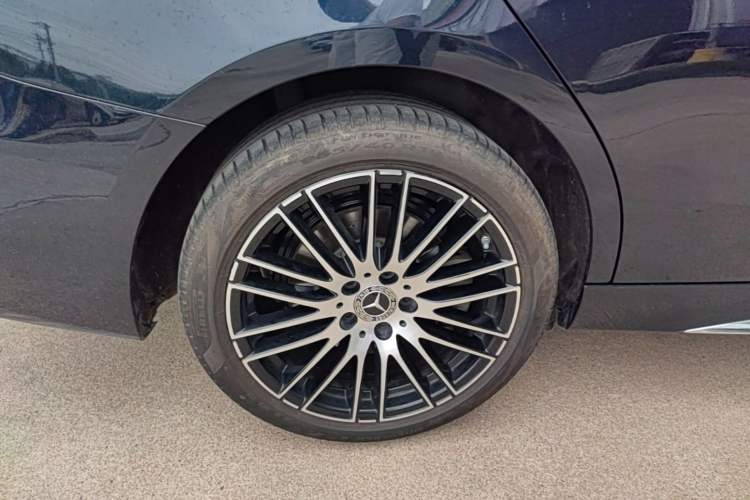 Used Mercedes-Benz C-Class 2025 C 260 L Sport Edition Right Rear Wheel Hub